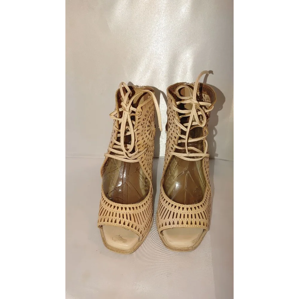Jeffrey Campbell Rodillo Laser-Cut Leather Wedge Size 8